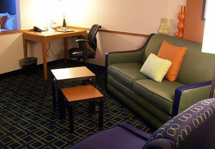 Fairfield Inn And Suites By Marriott Strasburg Shenandoah Valley Exteriör bild